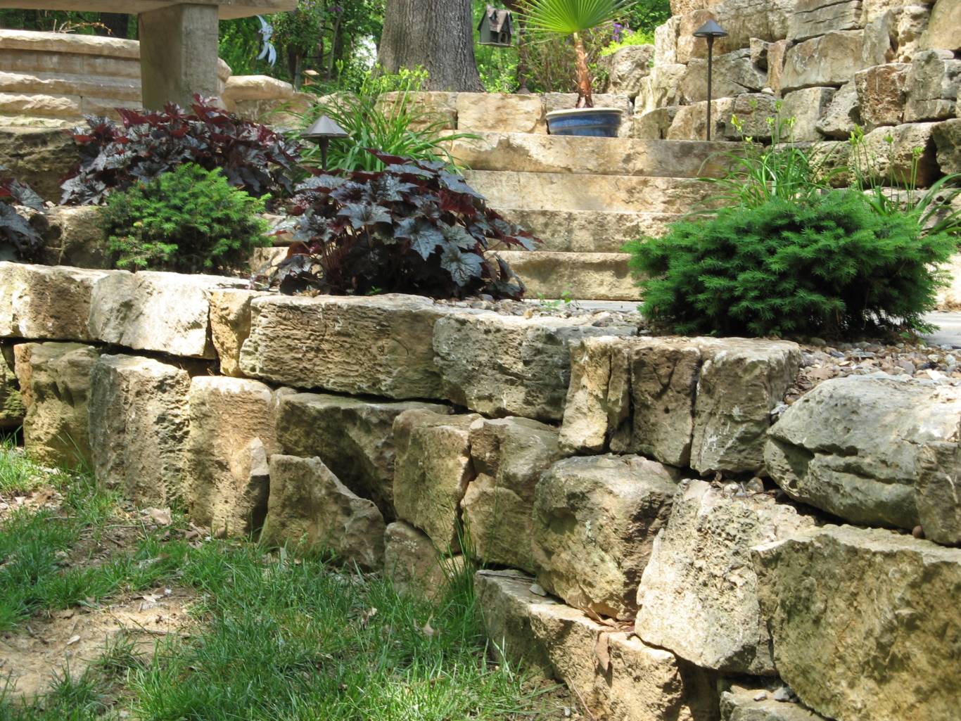 Weathered Limestone Bldrs & Ledge Brickworks Supply