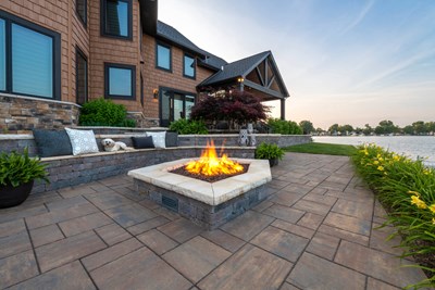 Brussels Dimensional Stone - Medium Brussels dimensional stone for landscaping projects.