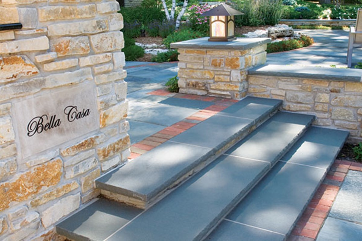 SC Chiseled Step 3 Sided Bluestone 18x48