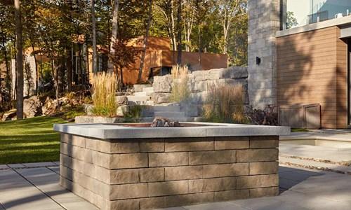 d1200x1200-outdoor-firepit-brandon-chestnut-brown-fire-pit-foyer-exte-rieur-2020-ca072_v2_st-armand-8370.jpg