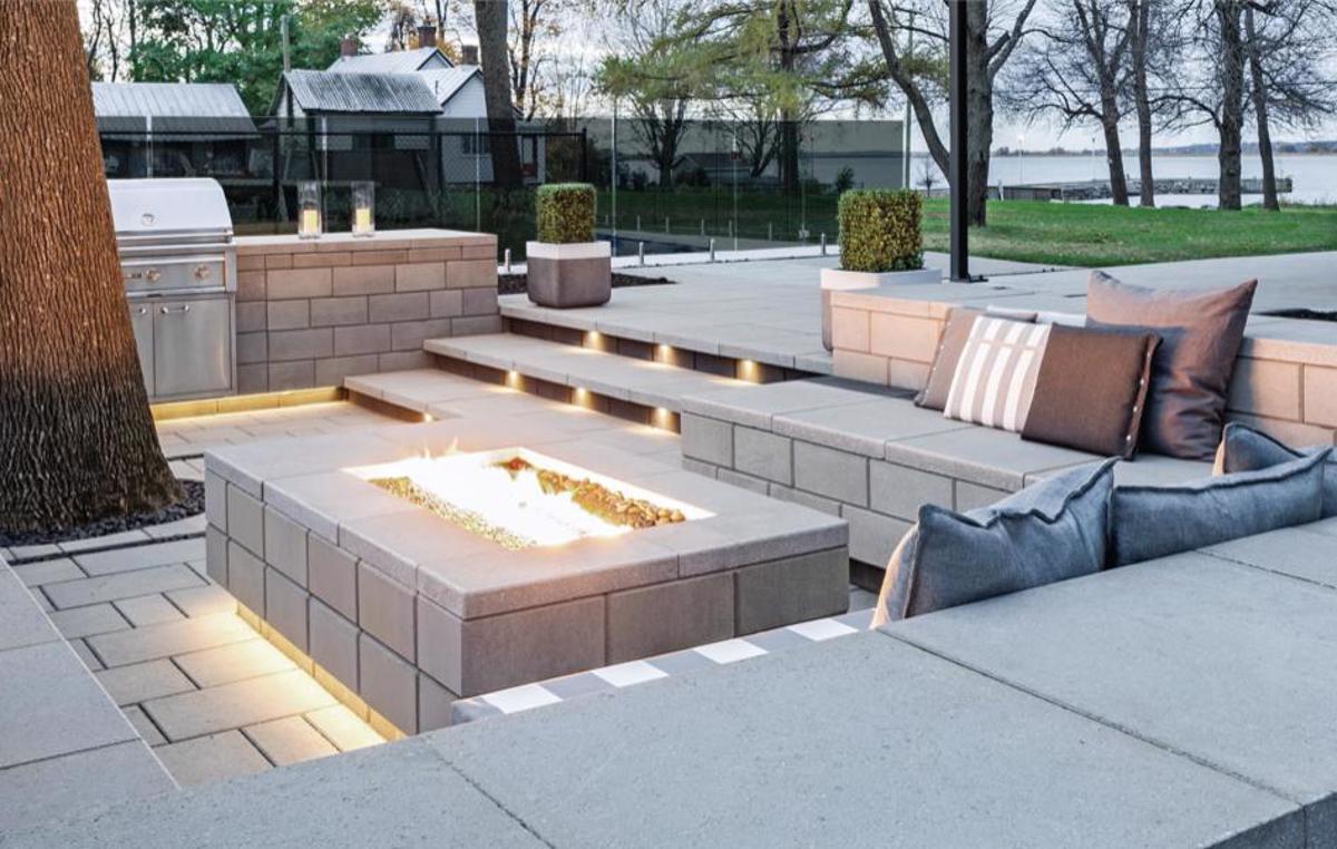 Techo-Bloc Backyard Patio Firepit