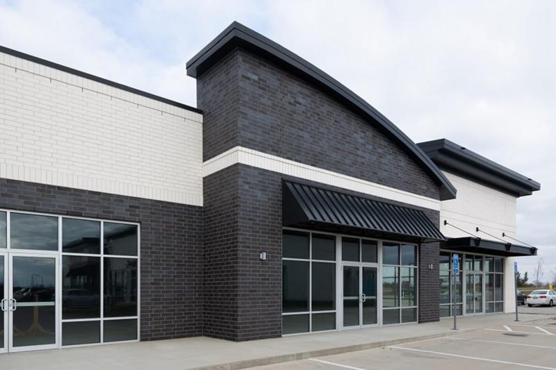 Peaks Landing Strip Mall