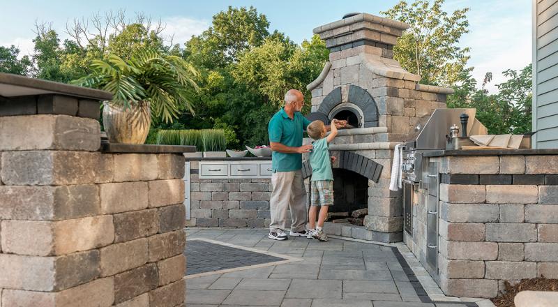 Unilock Olde Quarry Outdoor Kitchen Sierra