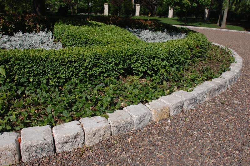 Eden Lawn Edging Stone