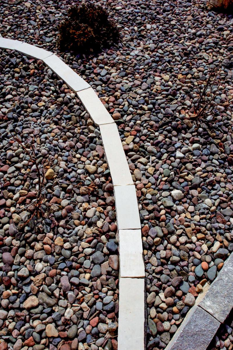 Valders Lawn Edging - Compact view of lawn edging by Valders.
