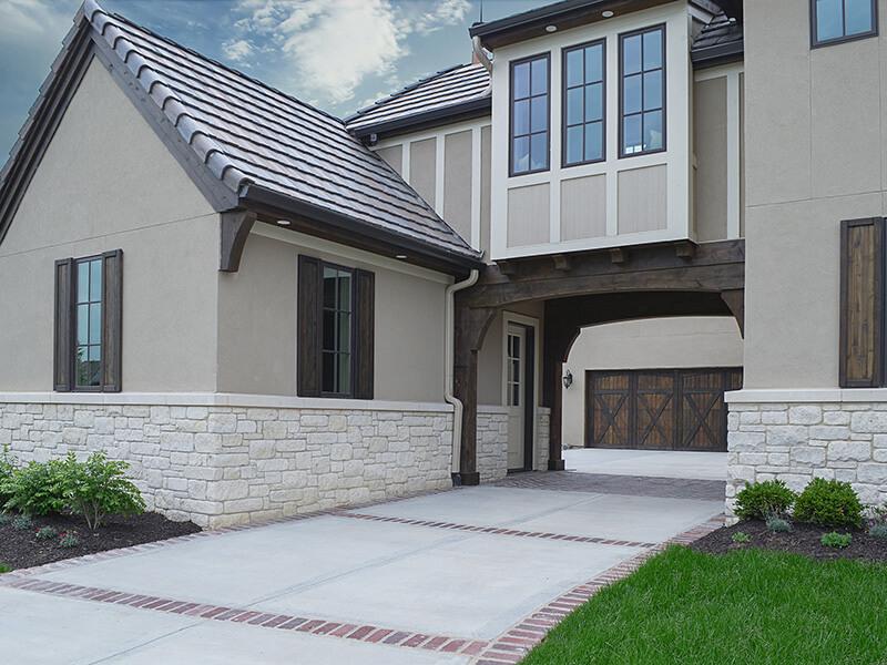 Semco Weston Cream Tumbled Stone - Compact view of Semco Weston Cream tumbled stone.