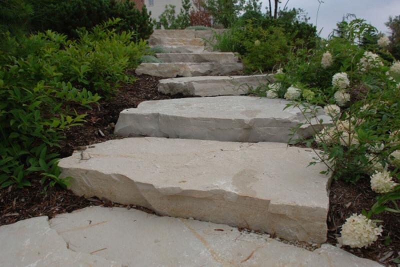 Eden Outcropping Steps for Outdoor Pathways