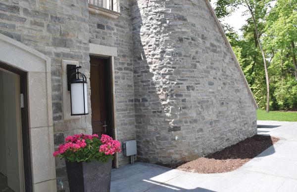 Charcoal Ledge Stone for Outdoor Applications