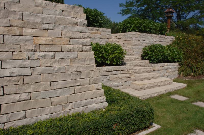 Yankee Hill Medium Iron Spot Paver