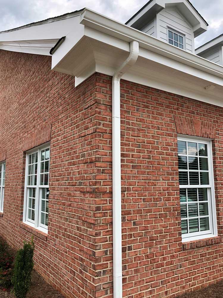 Stratford Rose red facebrick pine hall