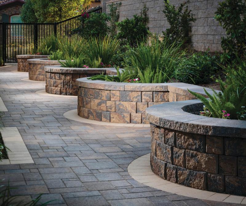 Highland Retaining Wall in Sierra Font