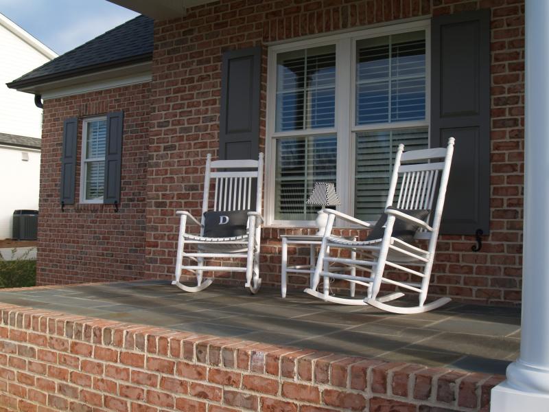 Stratford Rose red facebrick pine hall