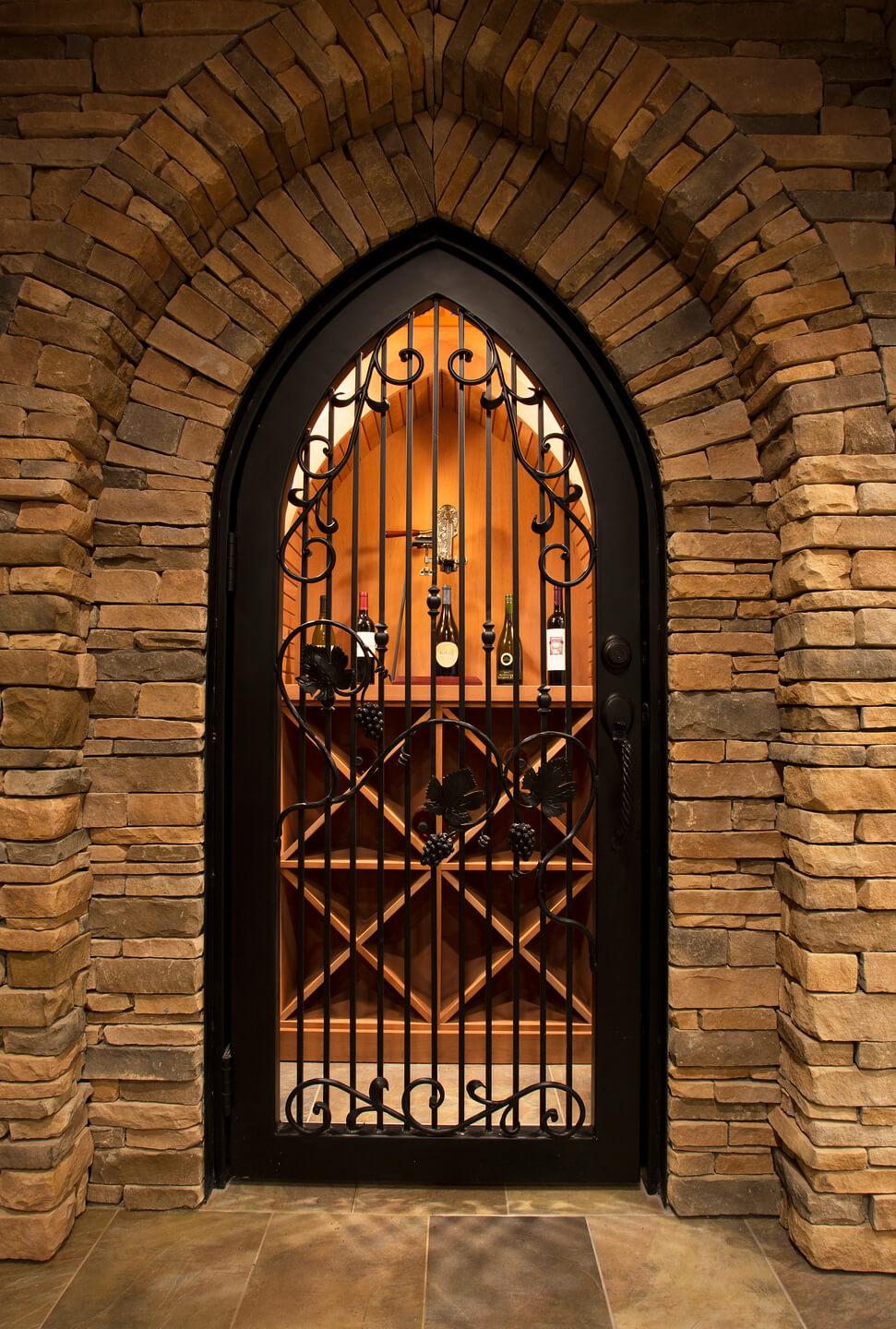 Glen-Gery | Stackstone Ashford building stone veneer on exterior of clubhouse with pool and fire feature