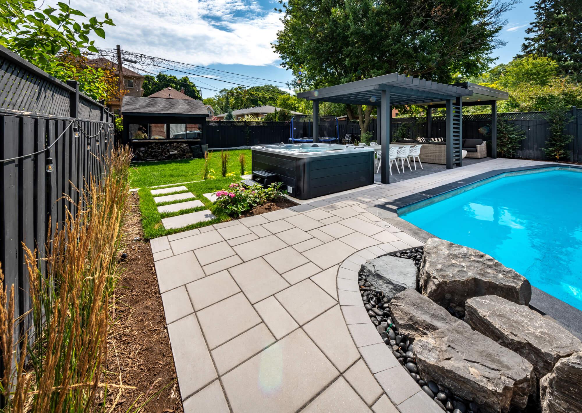 Medium Beacon Hill Smooth by Zing Landscapes
