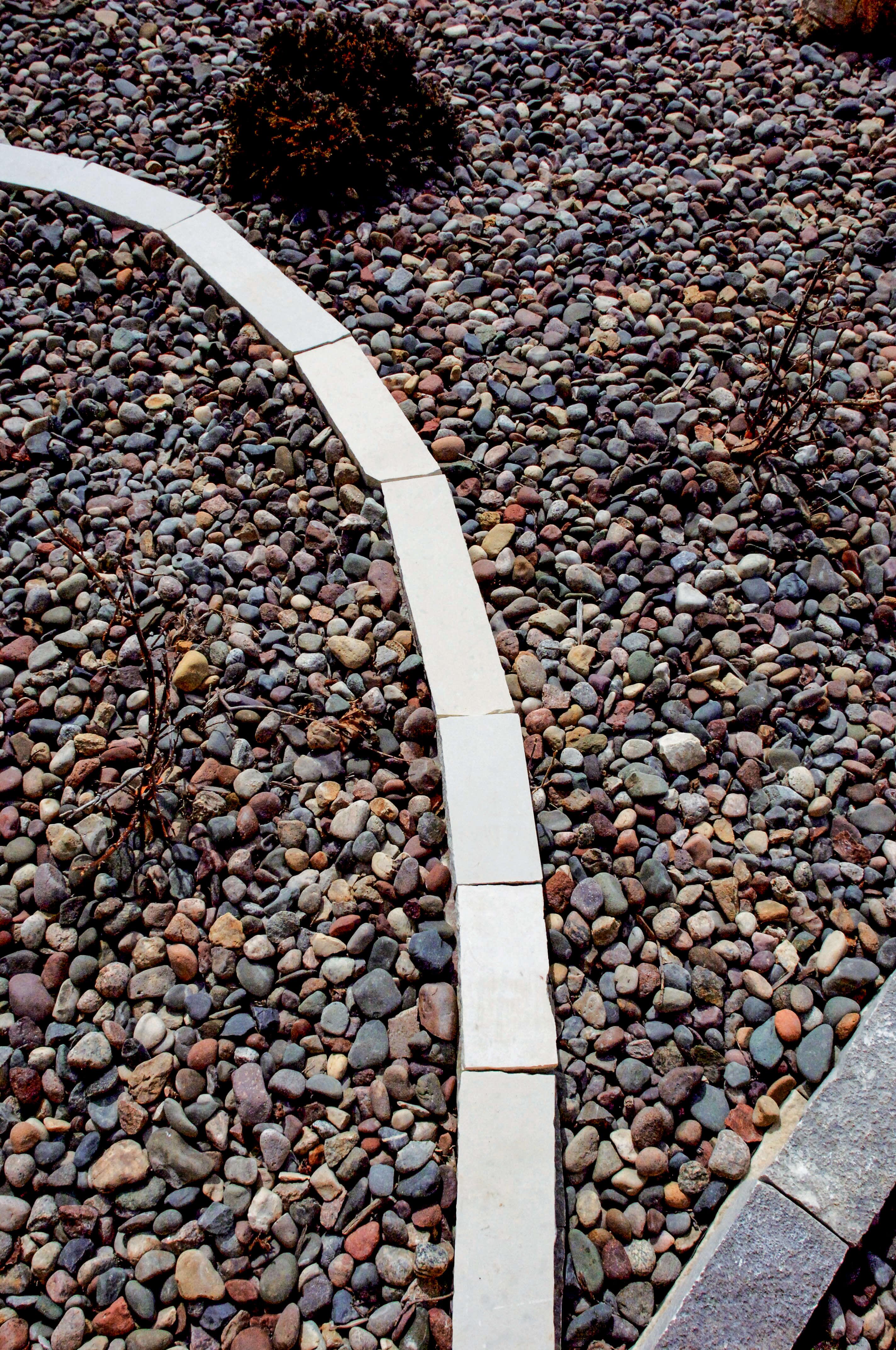 Valders Lawn Edging - Compact view of lawn edging by Valders.