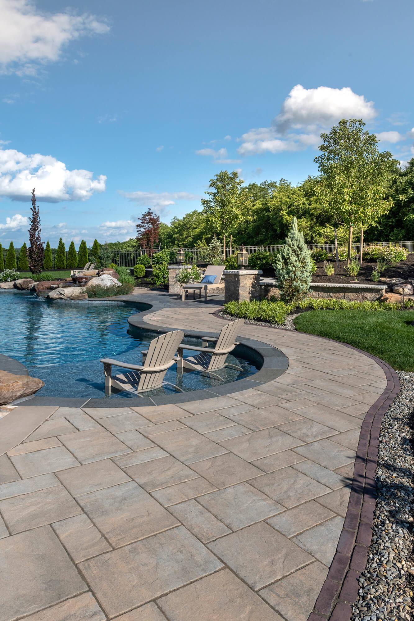 Beacon Hill Flagstone - Flagstone by Beacon Hill in natural color for outdoor landscapes.