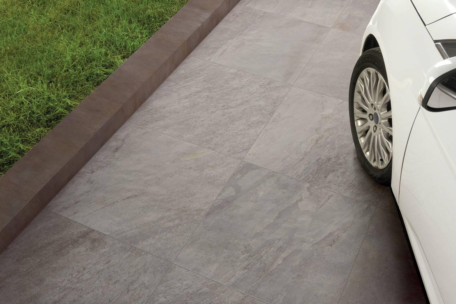 UST Globe Silver Quartz Tile