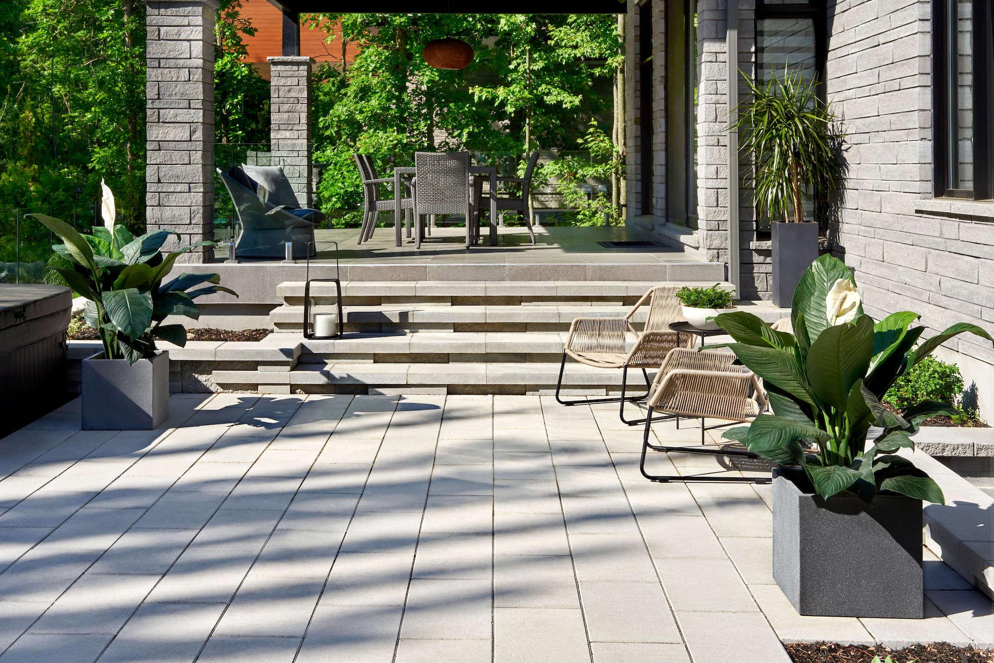 Techo-Bloc Graphix Wall Greyed Nickel