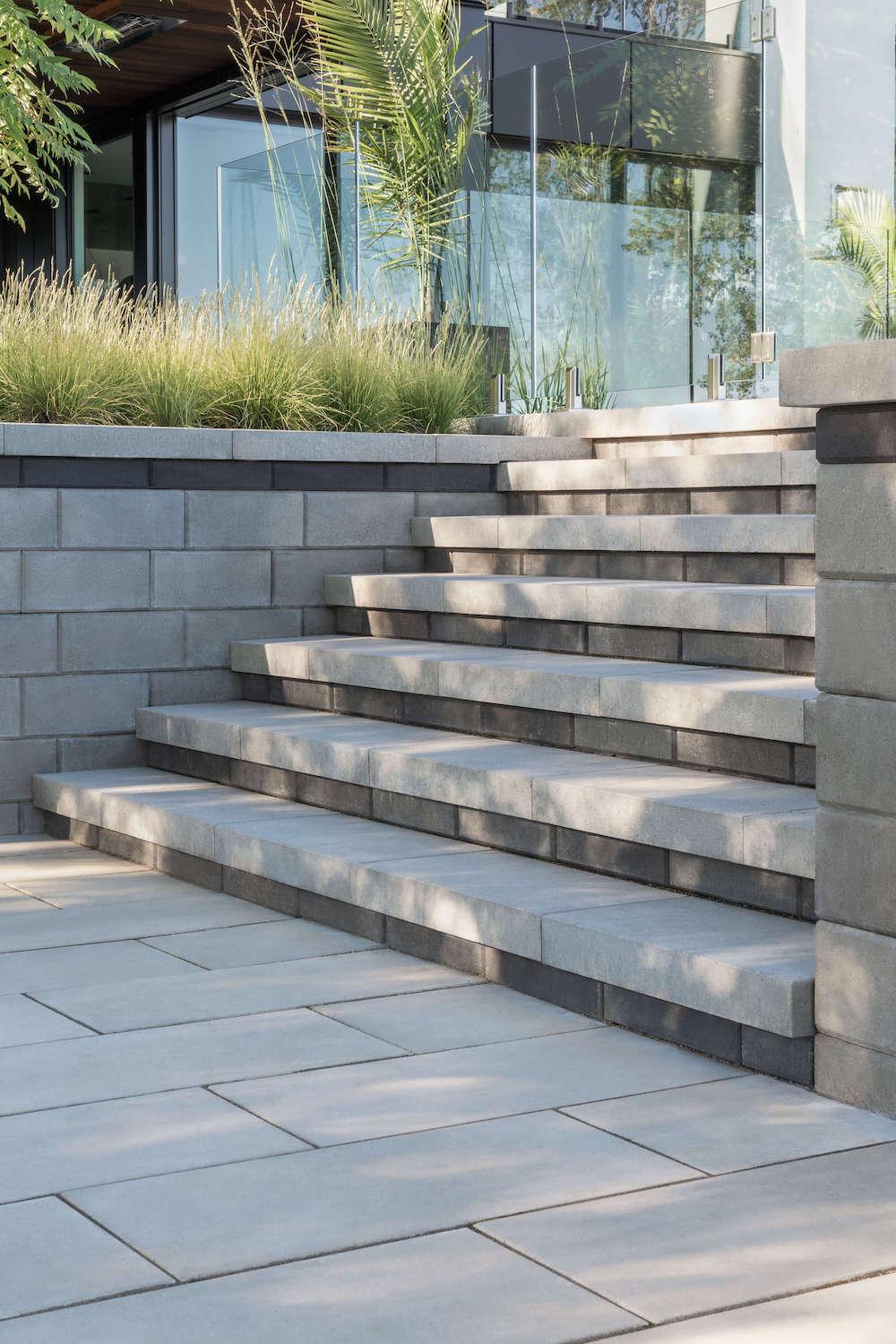 Techo-Bloc Brandon Wall in Shale Grey