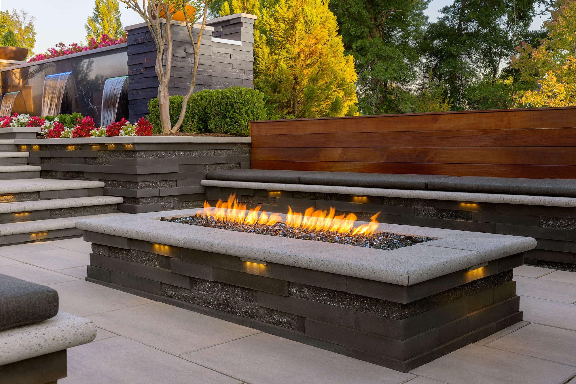 Techo-Bloc Graphix Wall in Onyx Black