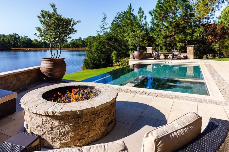 Outdoor Firepit Valencia Foyer Compact View