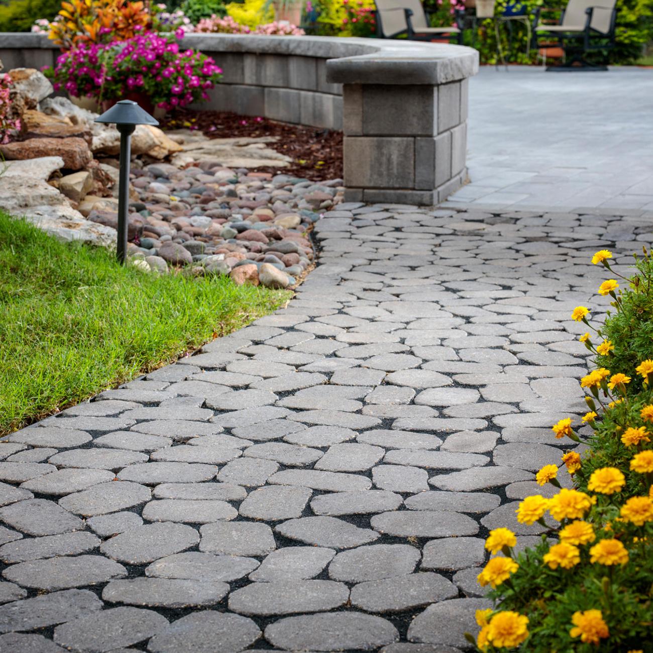 Belgard Belgian Cobble Midnight Compact View