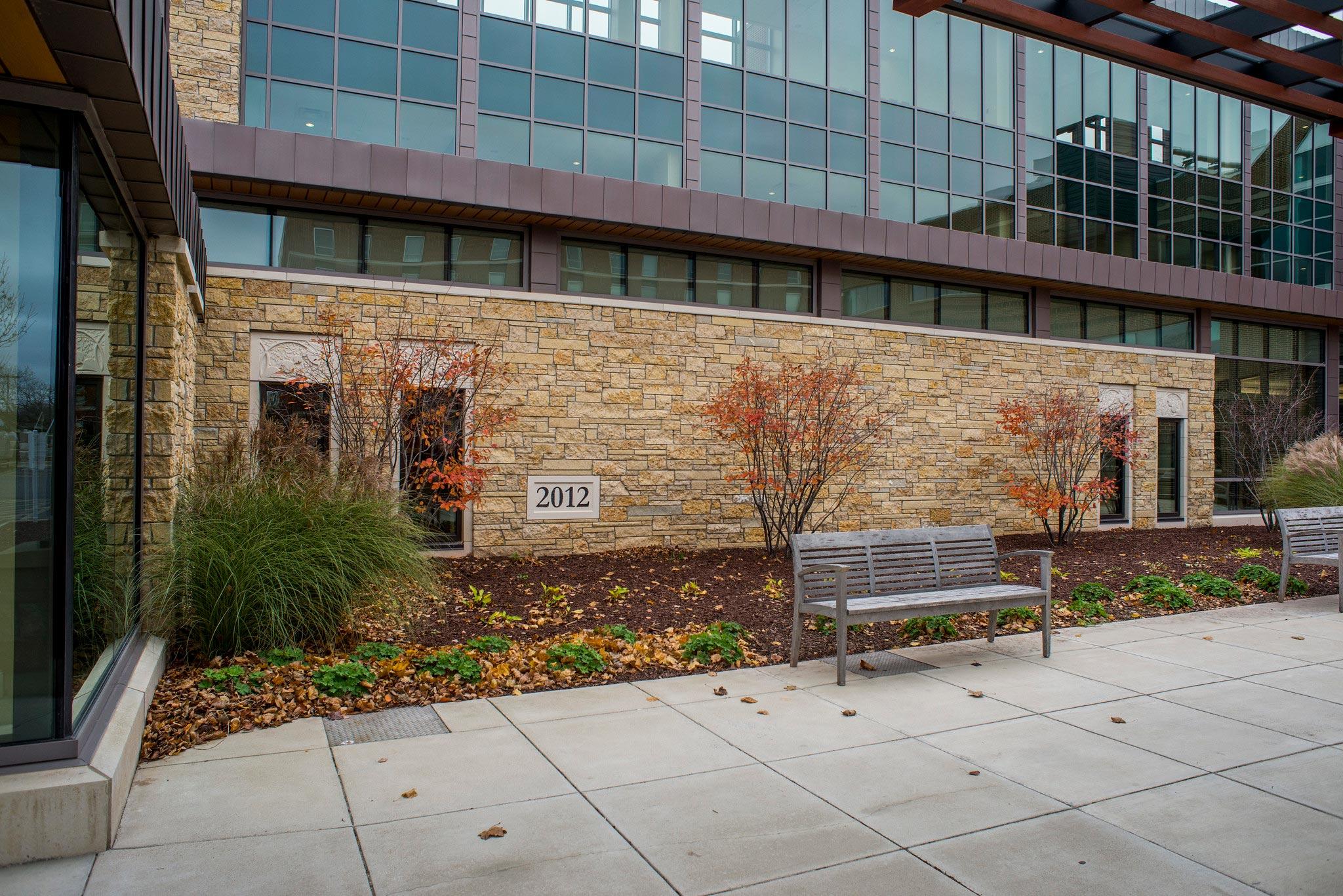 Fischer Stone Caramel Blend Compact View