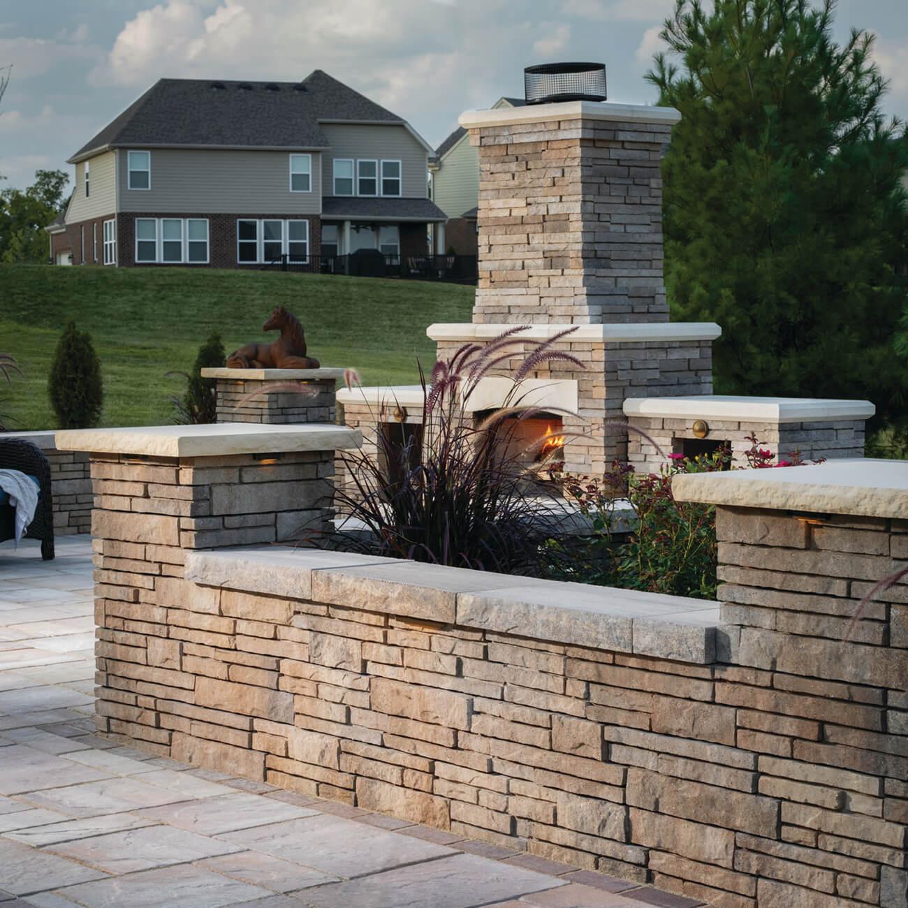 Lamina Tandem Wall with Bordeaux Fireplace Compact View